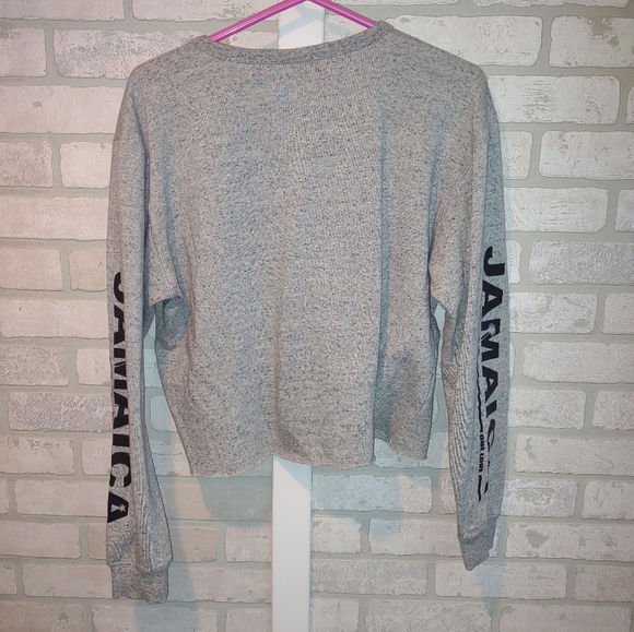 One Love Jamaican crop sweatshirt, medium, FINAL PRICE DROP ๐ง๐ง๐ง๐ง๐ง๐ง - Picture 5 of 6